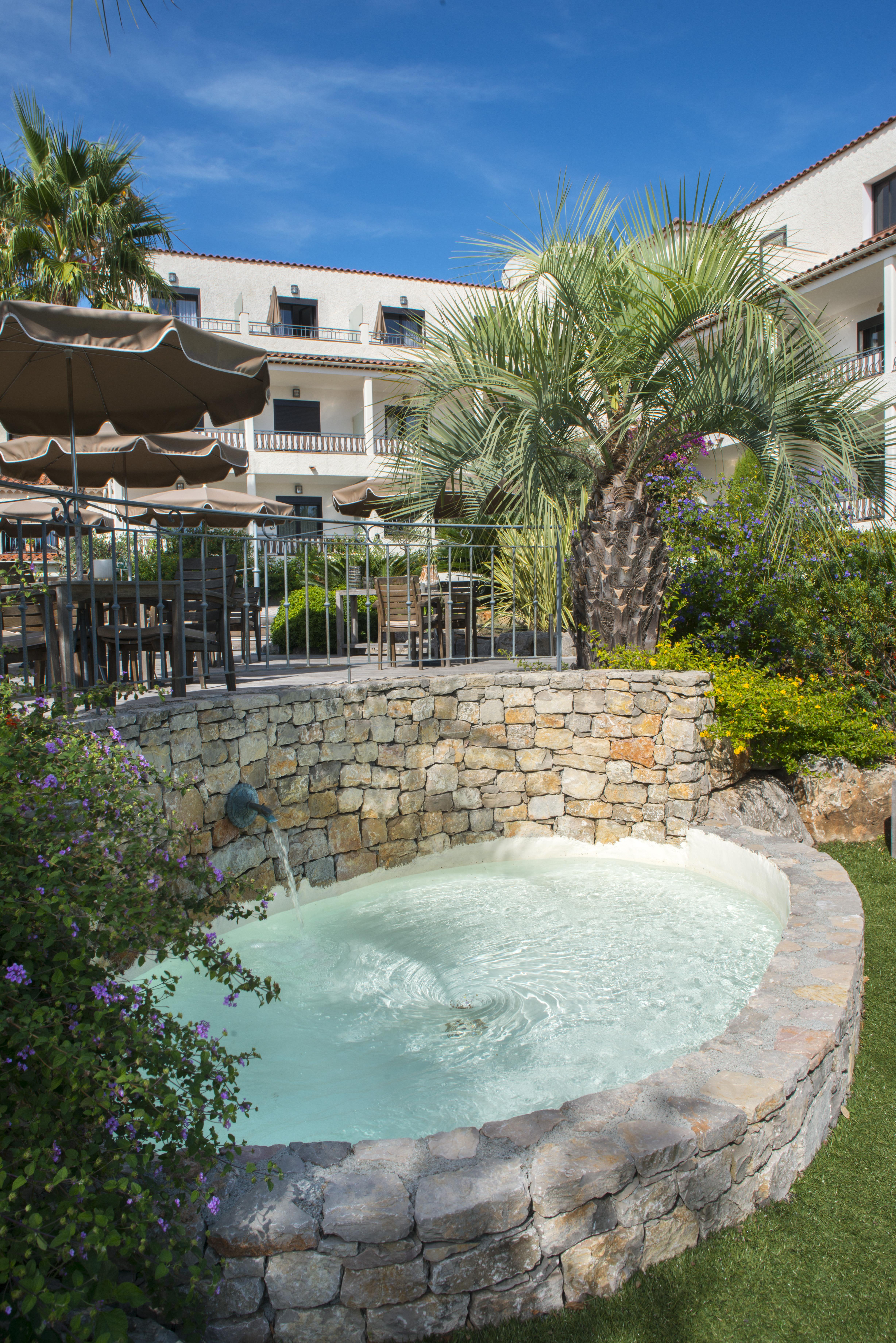 Van Der Valk Hotel Le Catalogne Saint Aygulf Exterior photo